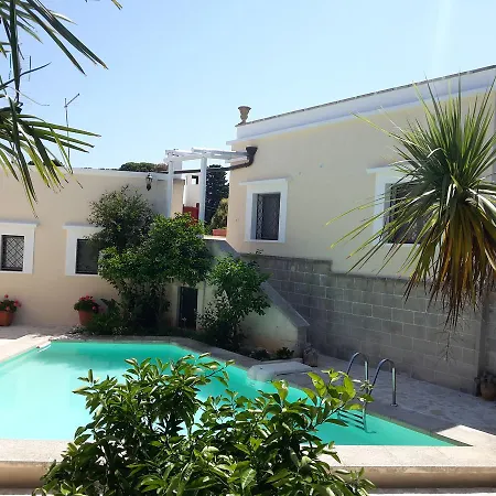 Casal Del Borgo, An Old Surrounded By Greenery And A Few Steps From The Village. Holiday home *